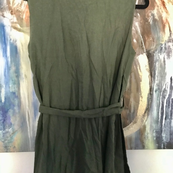Khaki Green sleeveless linen blend top - Picture 2 of 5